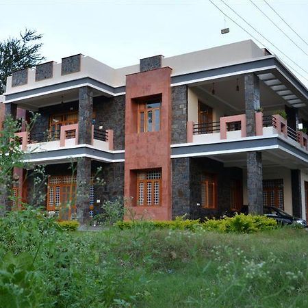 The Royale Country Retreat Acomodação com café da manhã Udaipur Exterior foto