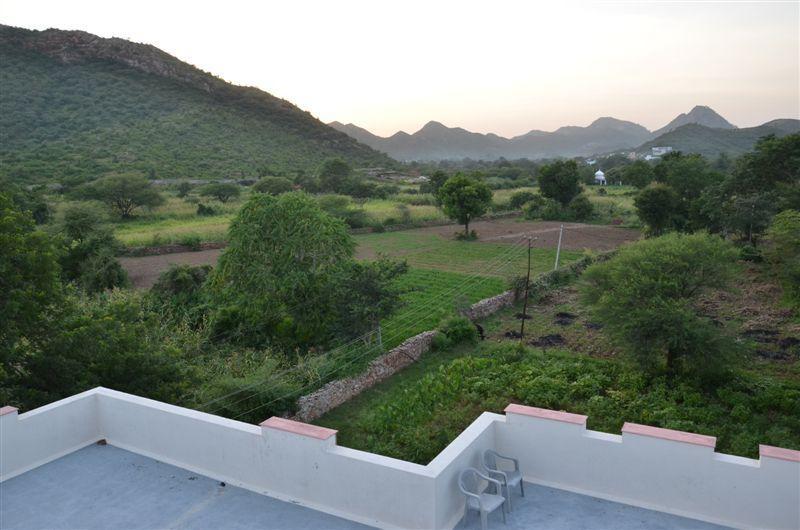 The Royale Country Retreat Acomodação com café da manhã Udaipur Exterior foto