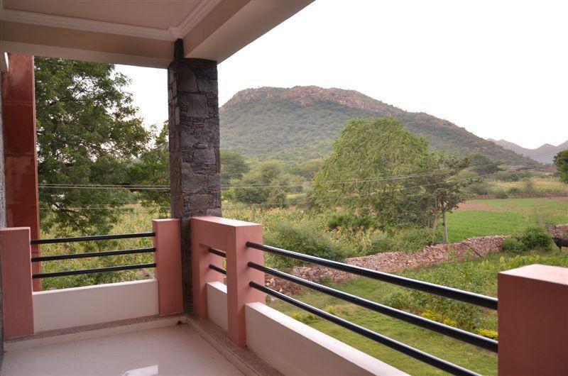 The Royale Country Retreat Acomodação com café da manhã Udaipur Exterior foto